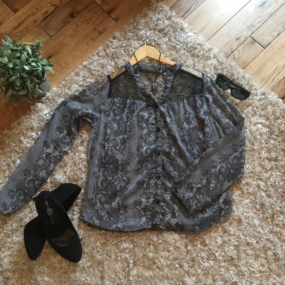 Flowers & Lace Top - Size M - Picture 1 of 3